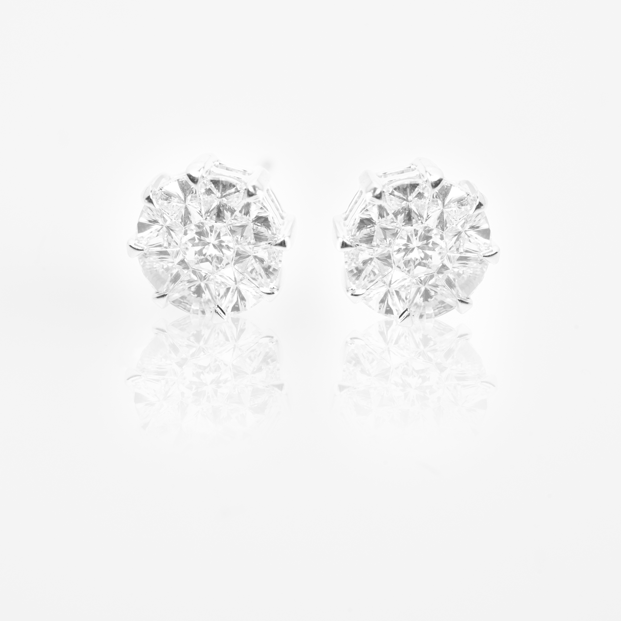 Round Diamond Stud Earrings