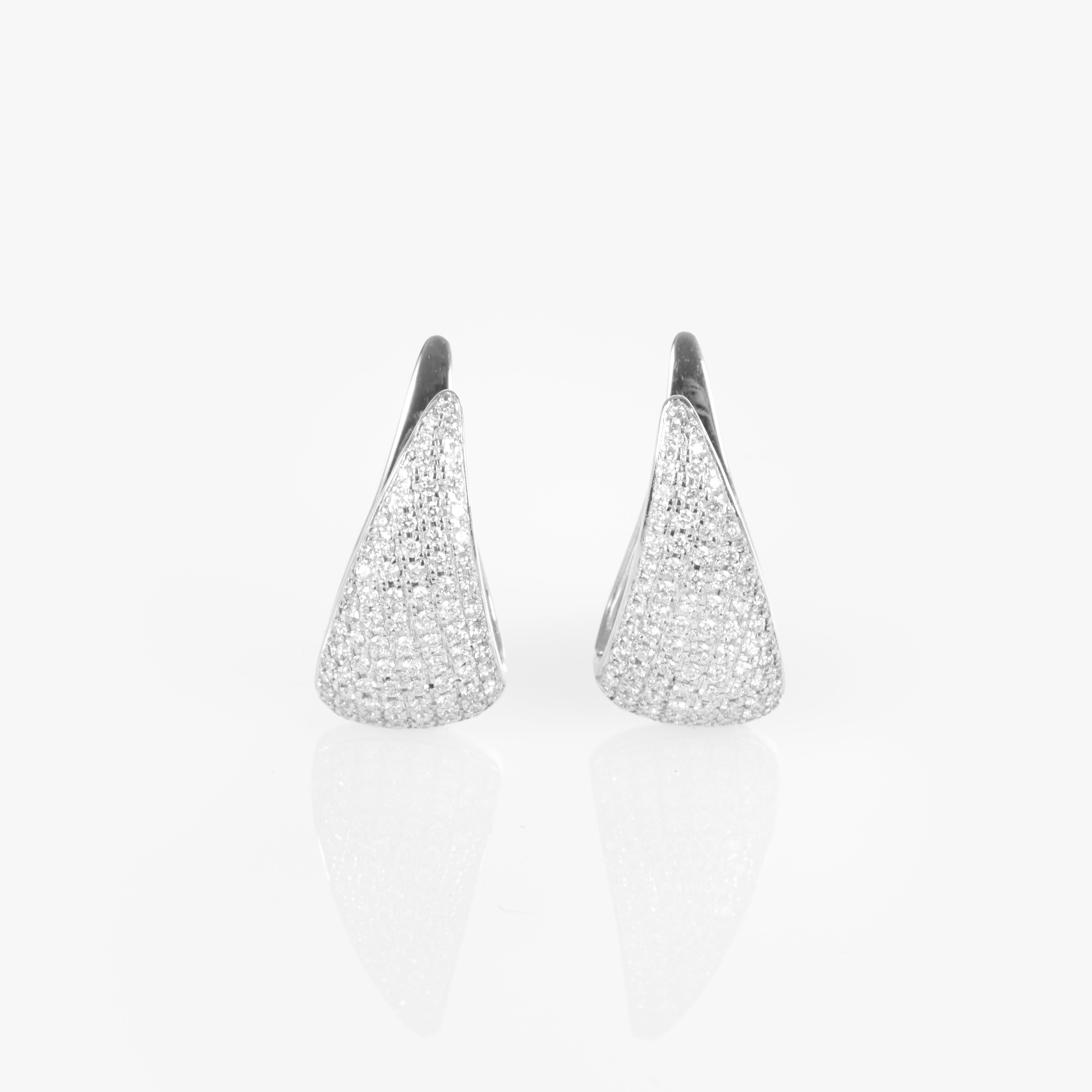 Chic Edge Hoop Earrings